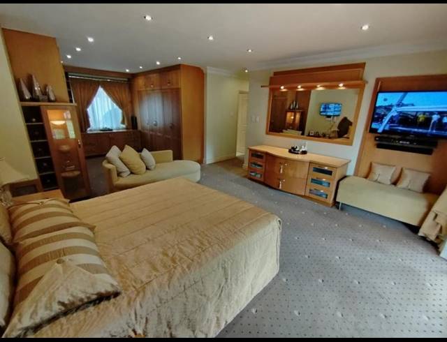 3 BEDROOM HOUSE FOR SALE IN BEVERLEY HILLS